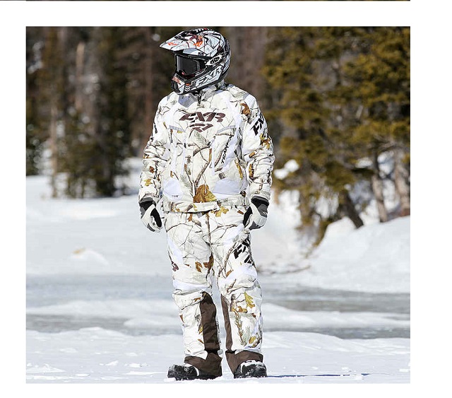 O sugestie de echipament complet de camuflaj iarna de la FXR Racing